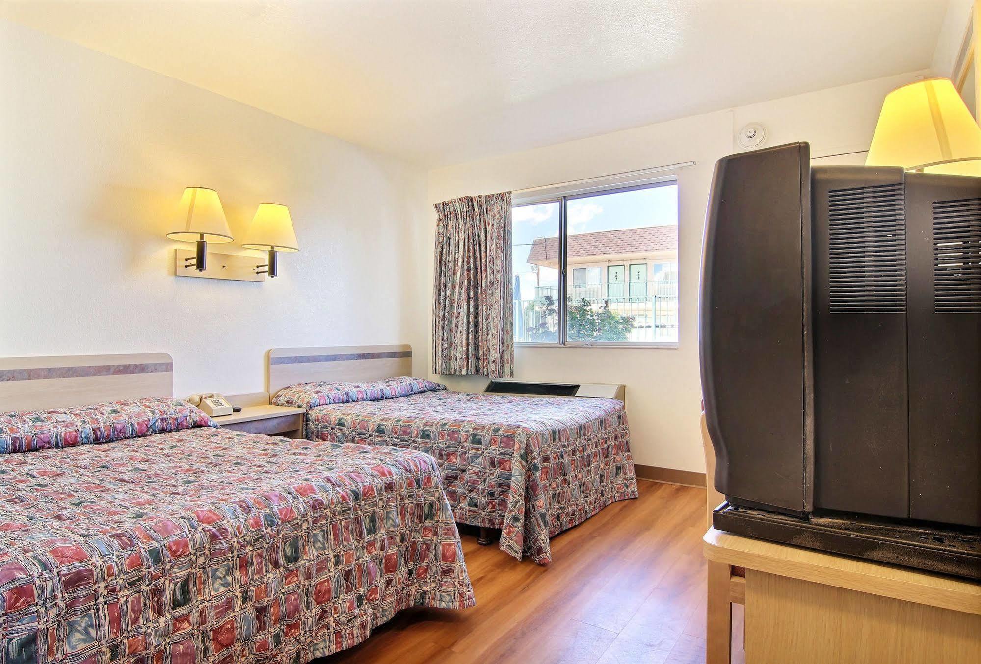 Motel 6-Eureka, Ca Redwood Coast Eksteriør bilde